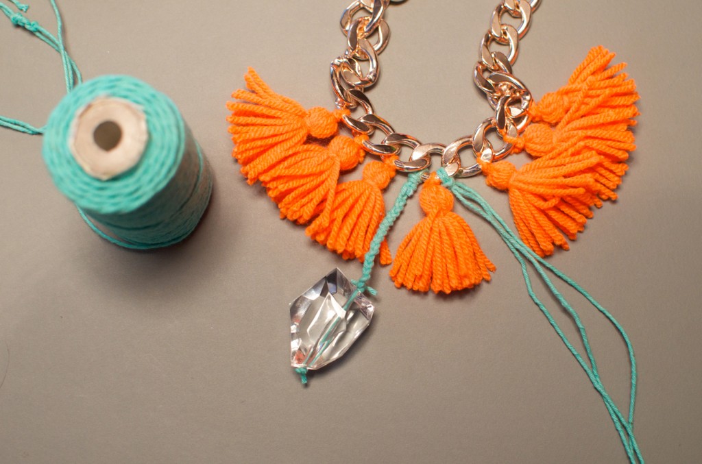 collier pompon (15)
