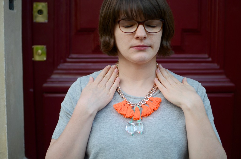 collier pompon (20)