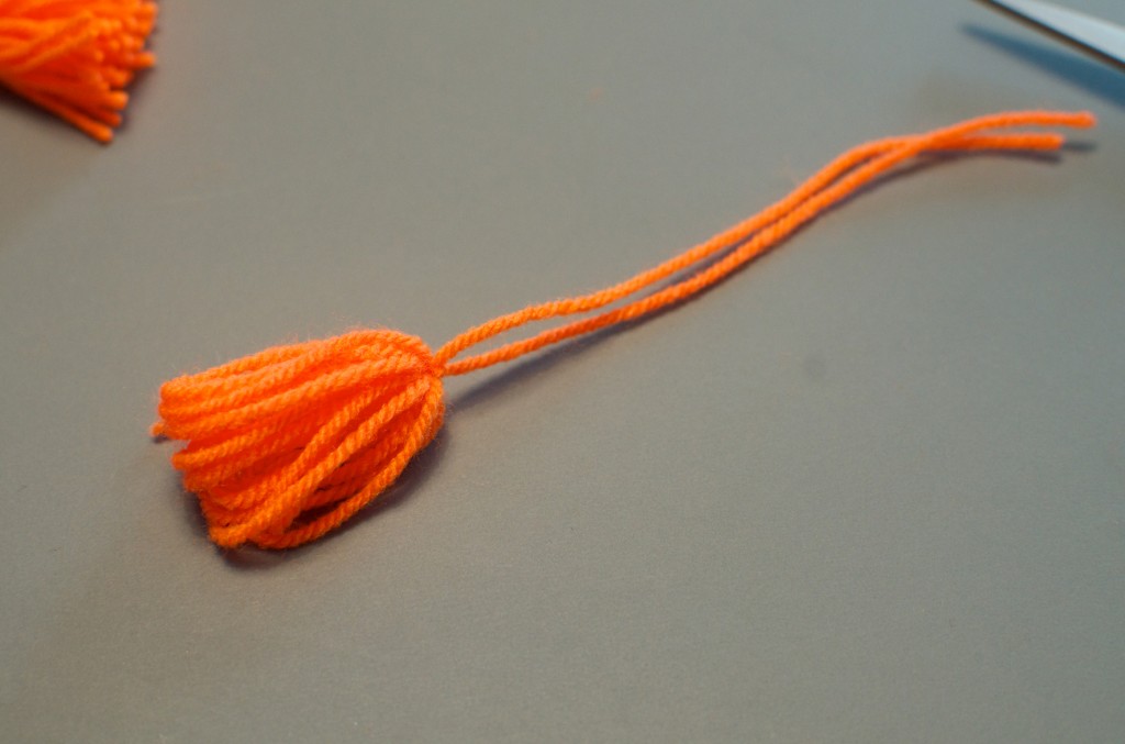 collier pompon (3)