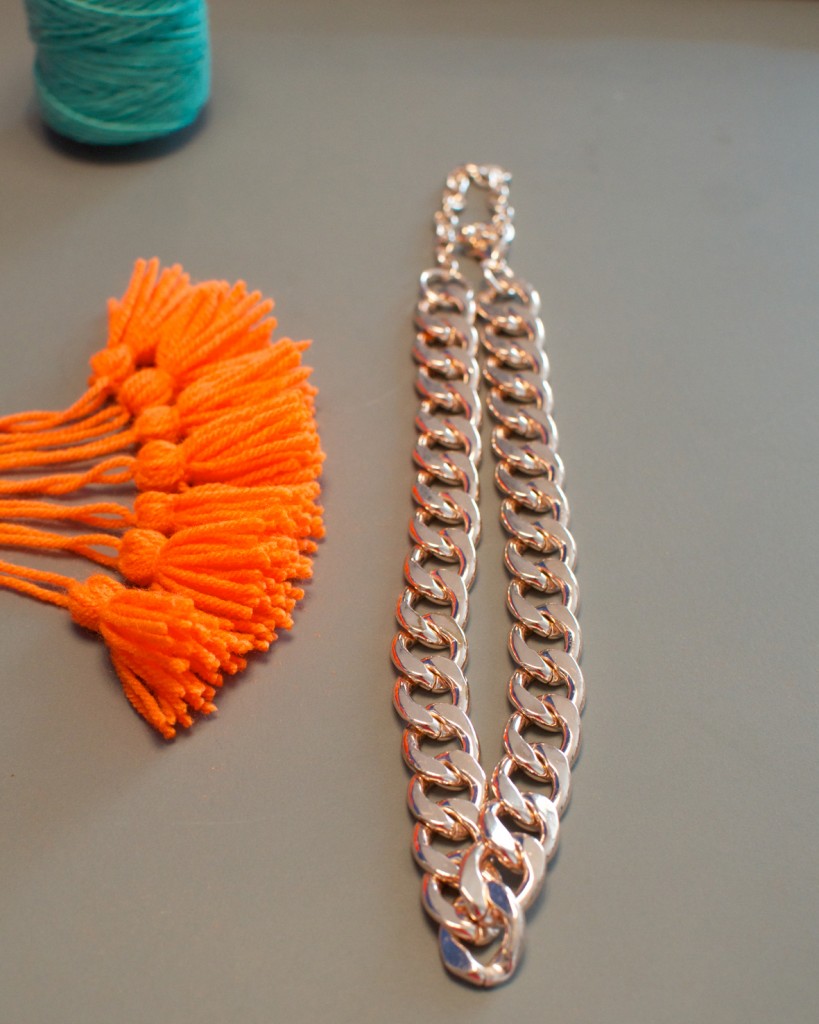 collier pompon (8)
